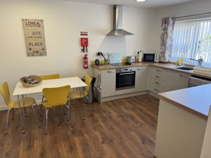 Annexe Kitchen/Diner- click for photo gallery